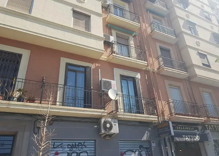 Domus Valencia Apartamentos Centro Frente A Torres De Serrano