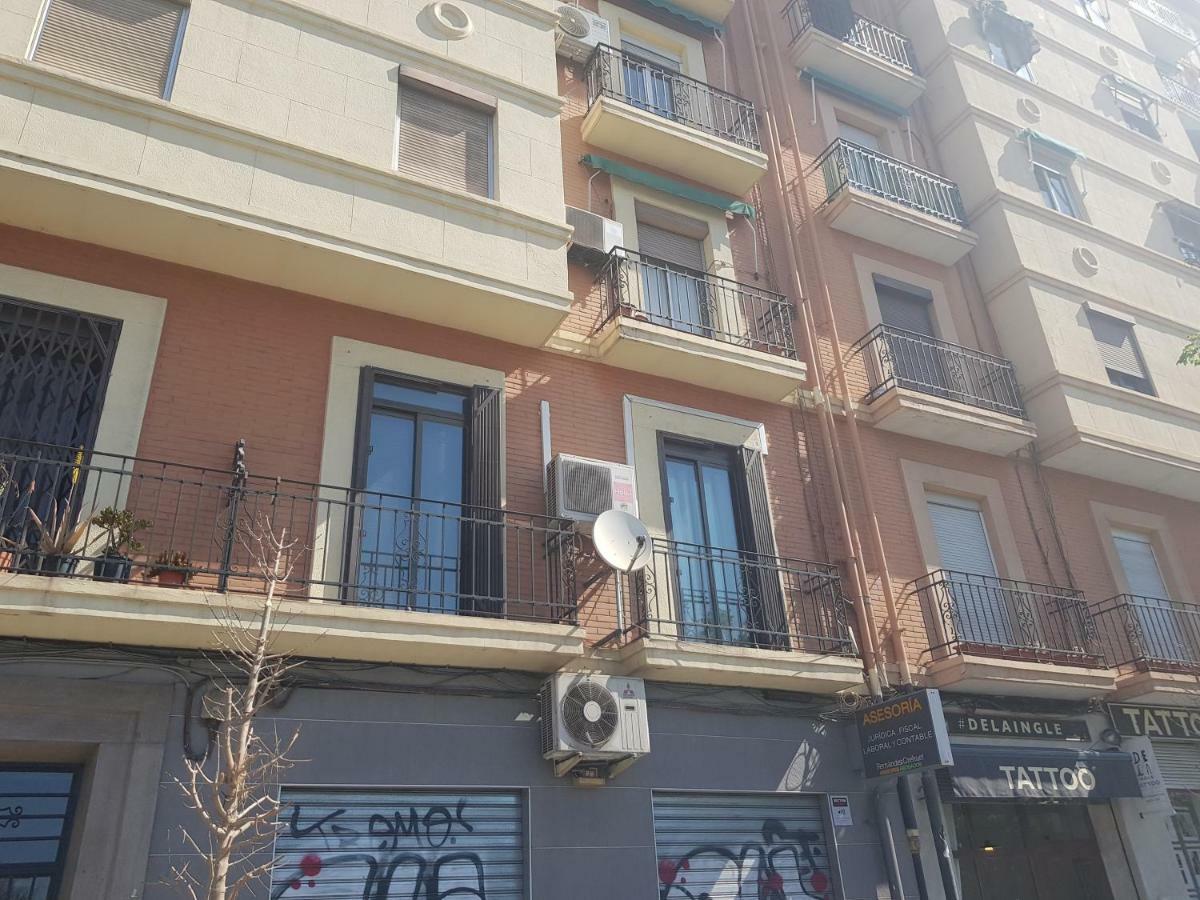 Domus Centro Frente A Torres De Serrano Appartement *